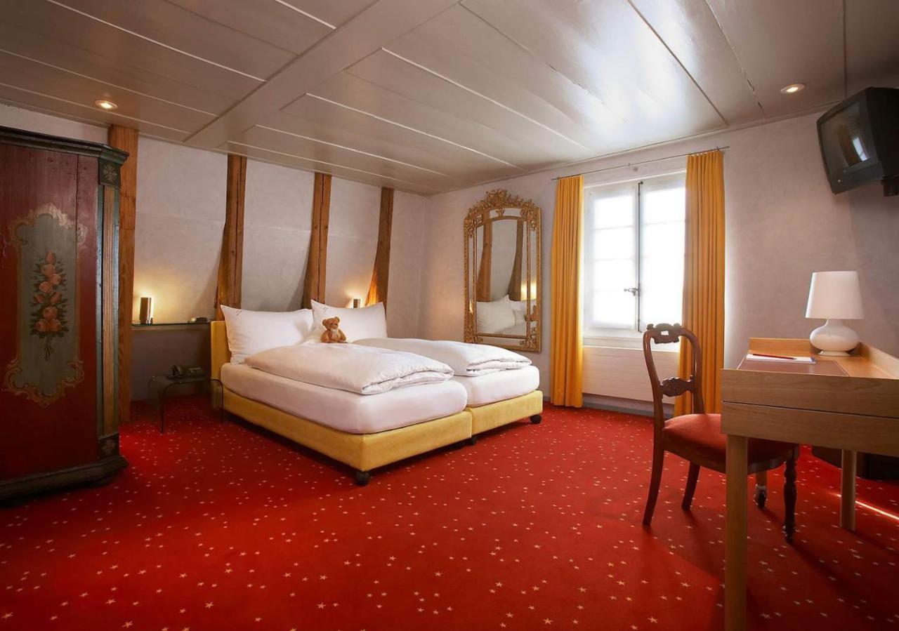 Romantik Hotel De L'Ours Sugiez Esterno foto