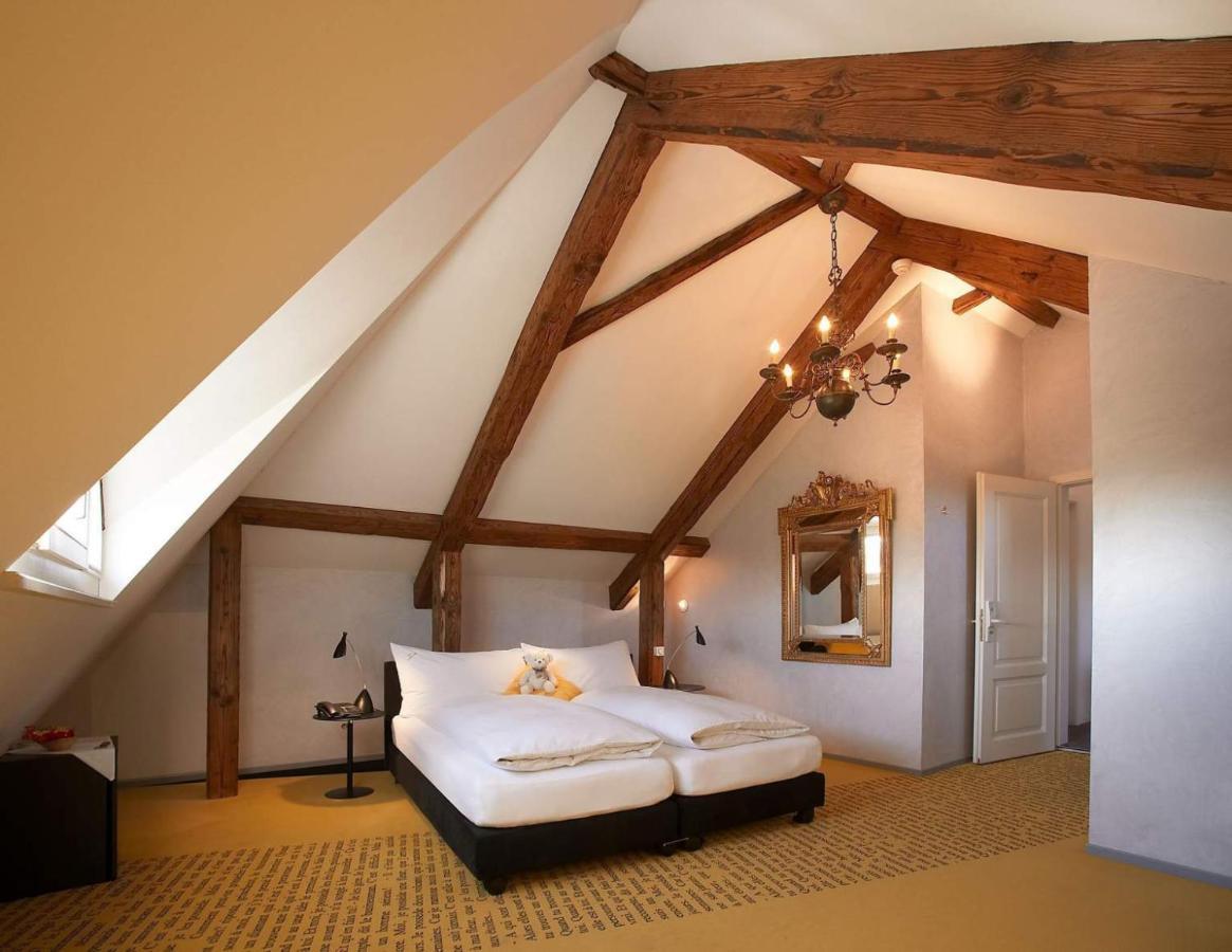 Romantik Hotel De L'Ours Sugiez Esterno foto